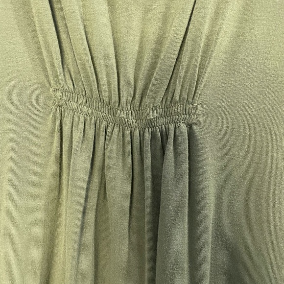 Old Navy Olive Maternity Tank Sz M - Picture 5 of 6